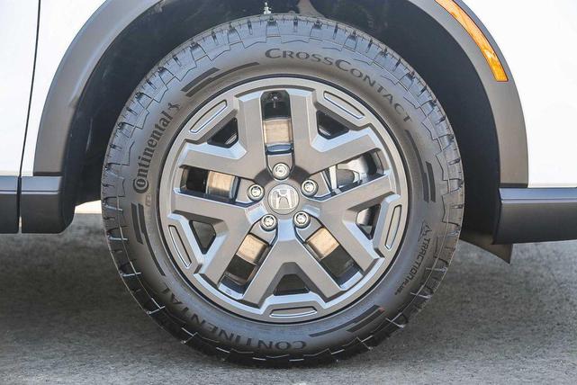 Photo of 2026 Platinum White Pearl Honda CR-V Hybrid