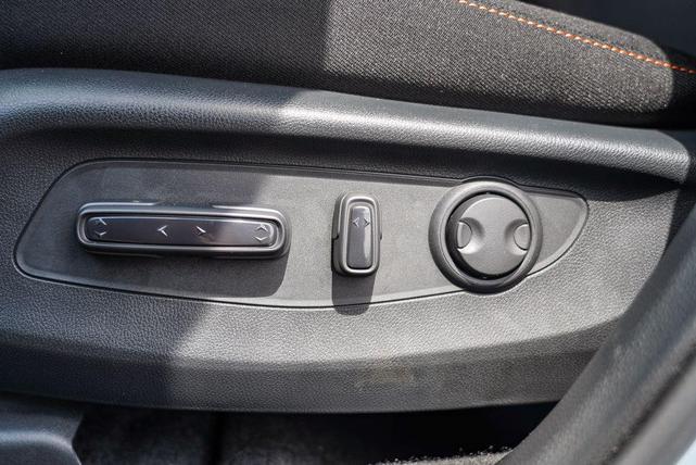 Photo of 2026 Platinum White Pearl Honda CR-V Hybrid