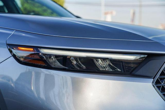Photo of 2025 Solar Silver Metallic Honda Accord