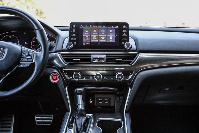 Photo of 2022 Still Night Pearl Honda Accord