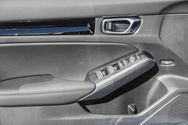 Photo of 2026 Platinum White Pearl Honda Civic Hybrid