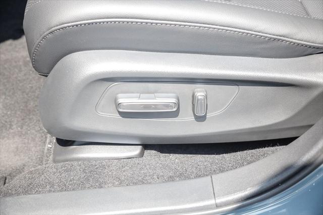 Photo of 2026 Platinum White Pearl Honda HR-V