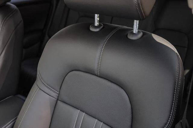 Photo of 2026 Platinum White Pearl Honda HR-V