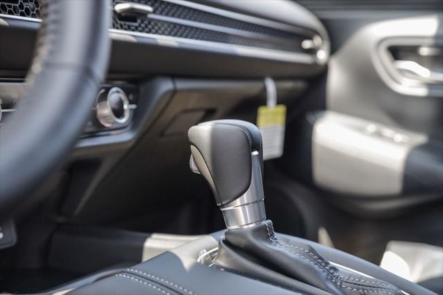 Photo of 2026 Platinum White Pearl Honda HR-V