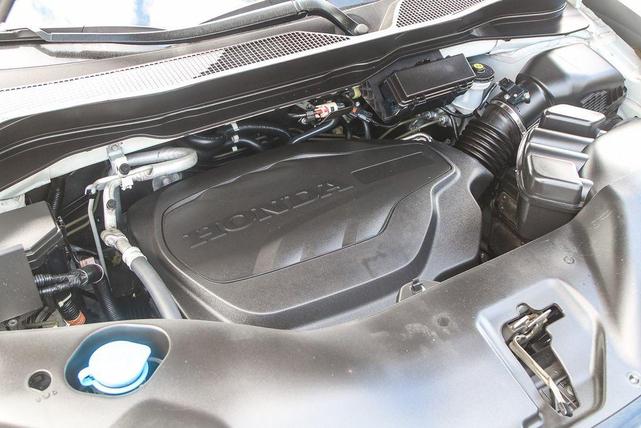 Photo of 2022 Platinum White Pearl Honda Pilot