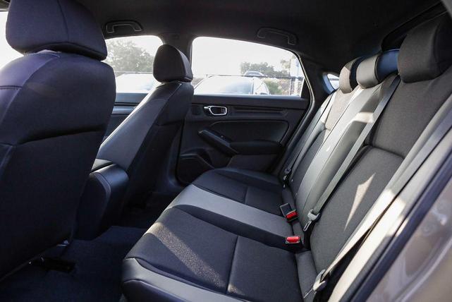 Photo of 2025 Platinum White Pearl Honda Civic