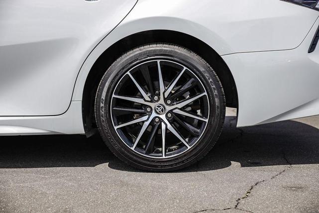 Photo of 2022 White Toyota Camry