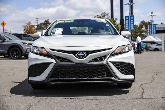 Photo of 2022 White Toyota Camry