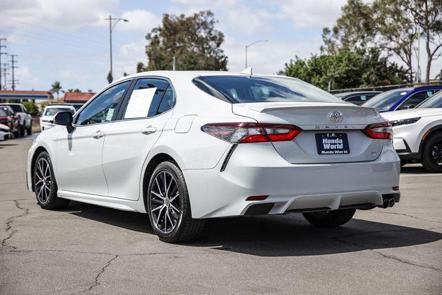 Photo of 2022 White Toyota Camry