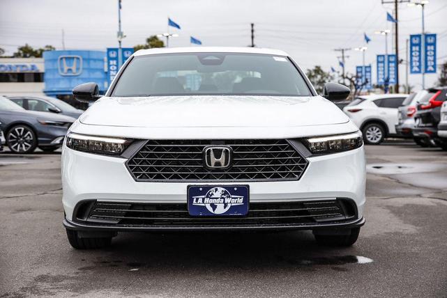 Photo of 2025 Platinum White Pearl Honda Accord Hybrid