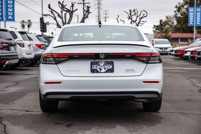 Photo of 2025 Platinum White Pearl Honda Accord Hybrid