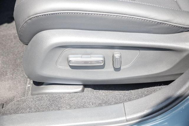 Photo of 2026 Nordic Forest Pearl Honda HR-V