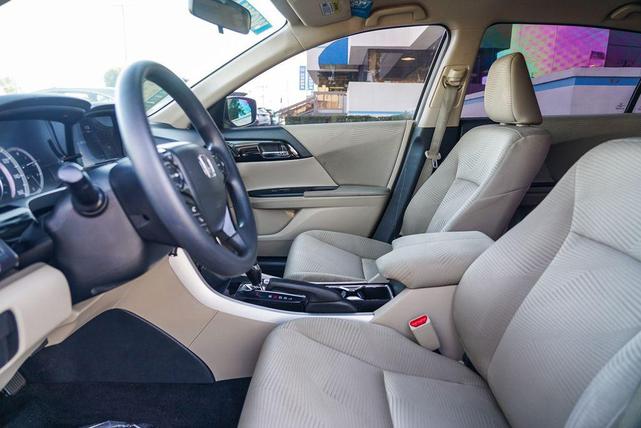 Photo of 2016 White Orchid Pearl Honda Accord