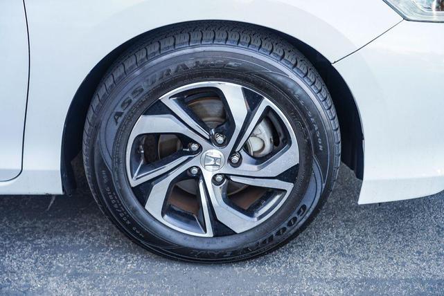 Photo of 2016 White Orchid Pearl Honda Accord
