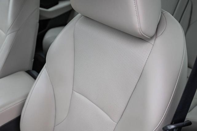 Photo of 2023 Platinum White Pearl Honda Accord Hybrid