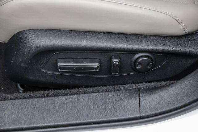 Photo of 2023 Platinum White Pearl Honda Accord Hybrid
