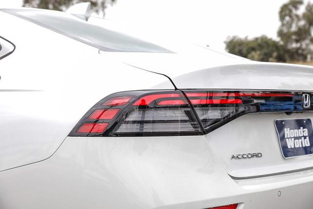 Photo of 2023 Platinum White Pearl Honda Accord Hybrid