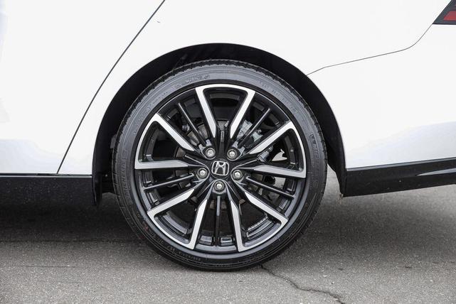 Photo of 2023 Platinum White Pearl Honda Accord Hybrid