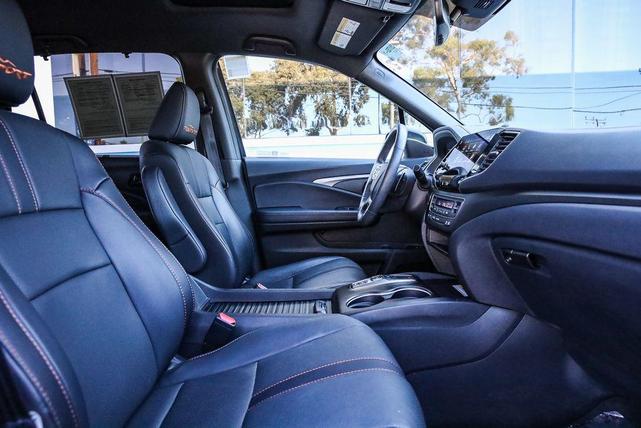 Photo of 2022 Crystal Black Pearl Honda Passport