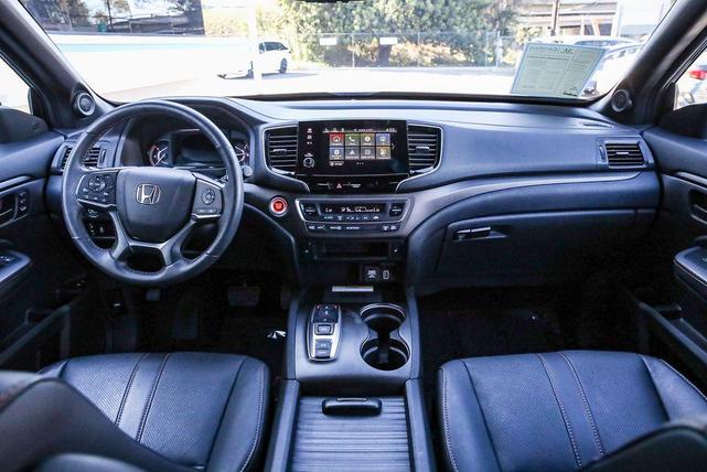 Photo of 2022 Crystal Black Pearl Honda Passport