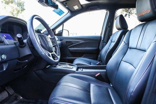 Photo of 2022 Crystal Black Pearl Honda Passport