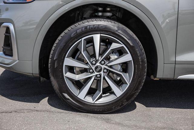 Photo of 2023 Gray Audi Q5