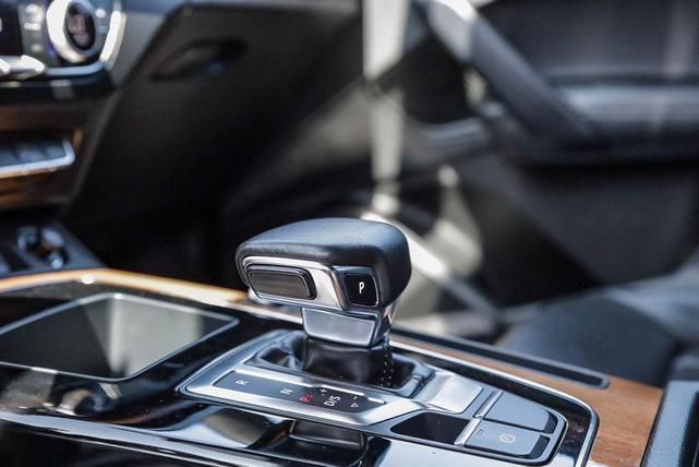 Photo of 2023 Gray Audi Q5