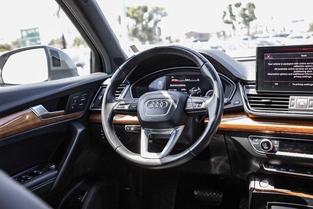 Photo of 2023 Gray Audi Q5