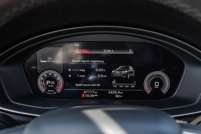 Photo of 2023 Gray Audi Q5
