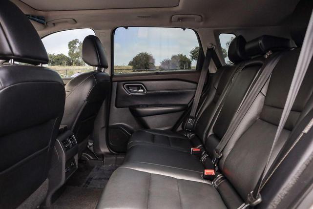 Photo of 2021 Gray Nissan Rogue