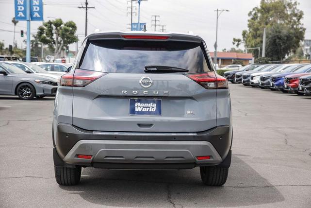 Photo of 2021 Gray Nissan Rogue