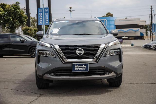 Photo of 2021 Gray Nissan Rogue