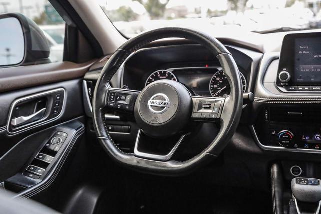 Photo of 2021 Gray Nissan Rogue
