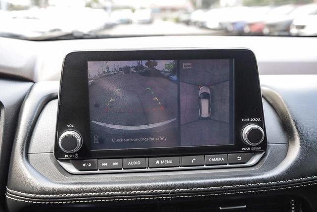 Photo of 2021 Gray Nissan Rogue