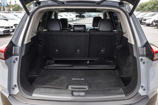 Photo of 2021 Gray Nissan Rogue