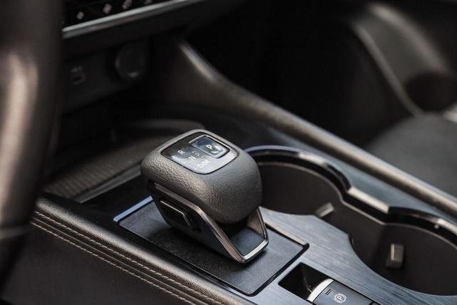 Photo of 2021 Gray Nissan Rogue