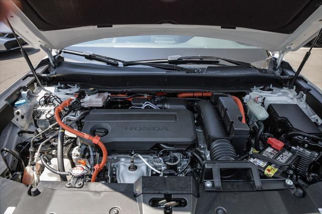 Photo of 2026 Platinum White Pearl Honda CR-V Hybrid