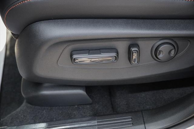 Photo of 2026 Platinum White Pearl Honda CR-V Hybrid