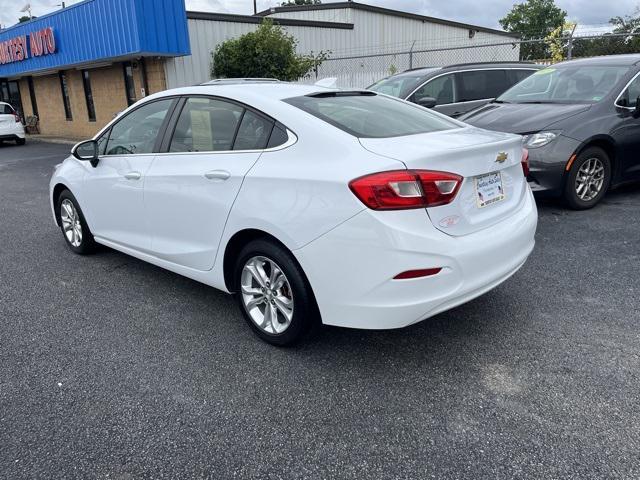 Photo of 2019 Summit White Chevrolet Cruze