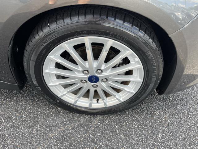 Photo of 2016 Magnetic Ford C-Max Hybrid