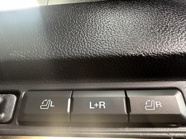 Photo of 2022 Gray Metallic Ford Explorer
