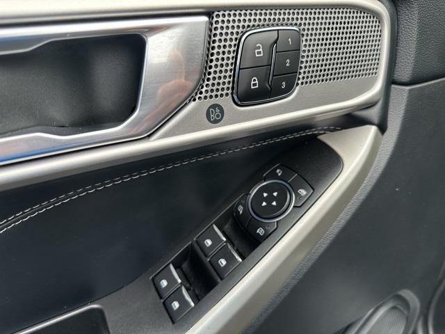 Photo of 2022 Gray Metallic Ford Explorer