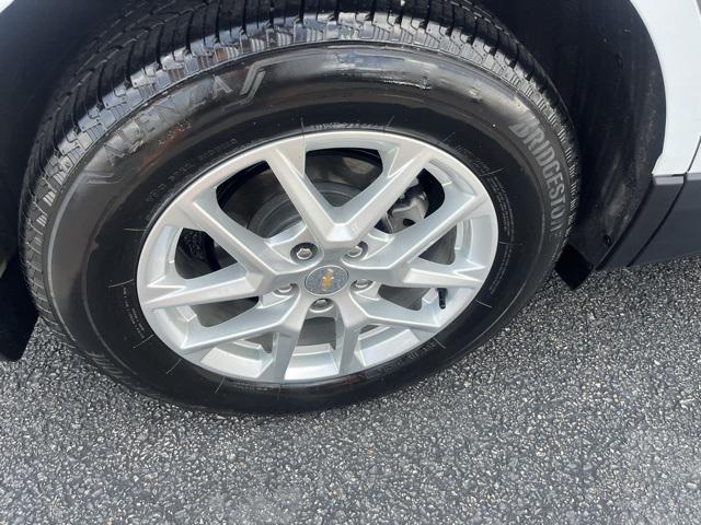 Photo of 2023 Summit White Chevrolet Equinox