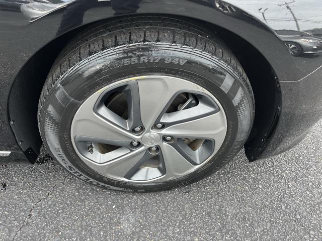 Photo of 2017 Nocturne Black Hyundai Sonata Plug-In Hybrid