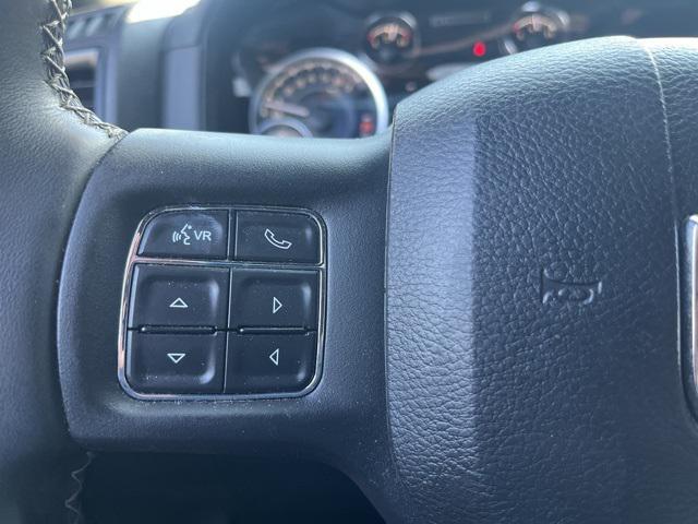 Photo of 2018 Brilliant Black Crystal Pearlcoat RAM 1500