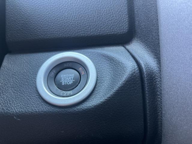 Photo of 2018 Brilliant Black Crystal Pearlcoat RAM 1500