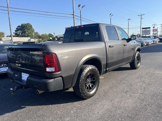 Photo of 2018 Brilliant Black Crystal Pearlcoat RAM 1500