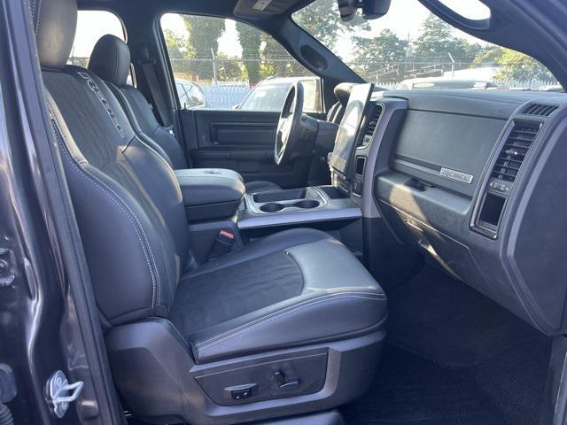 Photo of 2018 Brilliant Black Crystal Pearlcoat RAM 1500