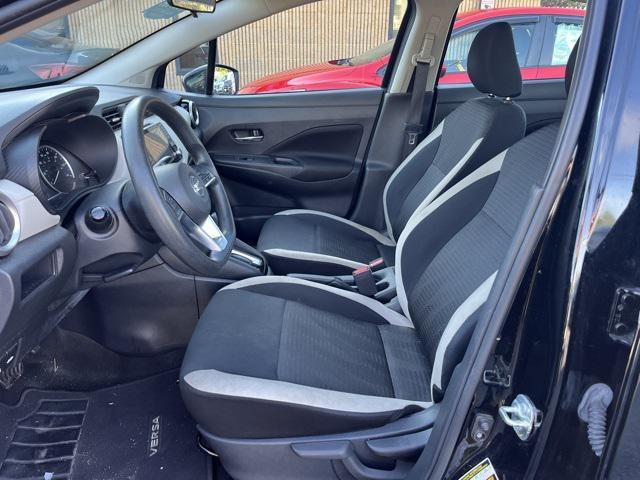 Photo of 2022 Super Black Nissan Versa