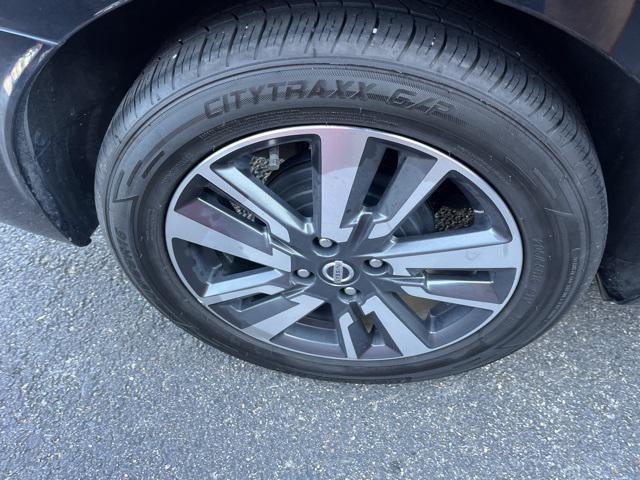 Photo of 2022 Super Black Nissan Versa